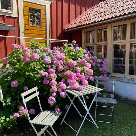 Kyrkstallet 1 Historiskt Med Baesta Laege Graenna Eksteriør bilde