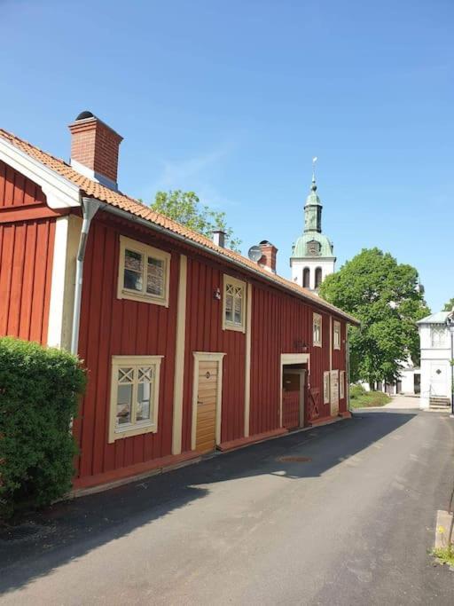 Kyrkstallet 1 Historiskt Med Baesta Laege Graenna Eksteriør bilde