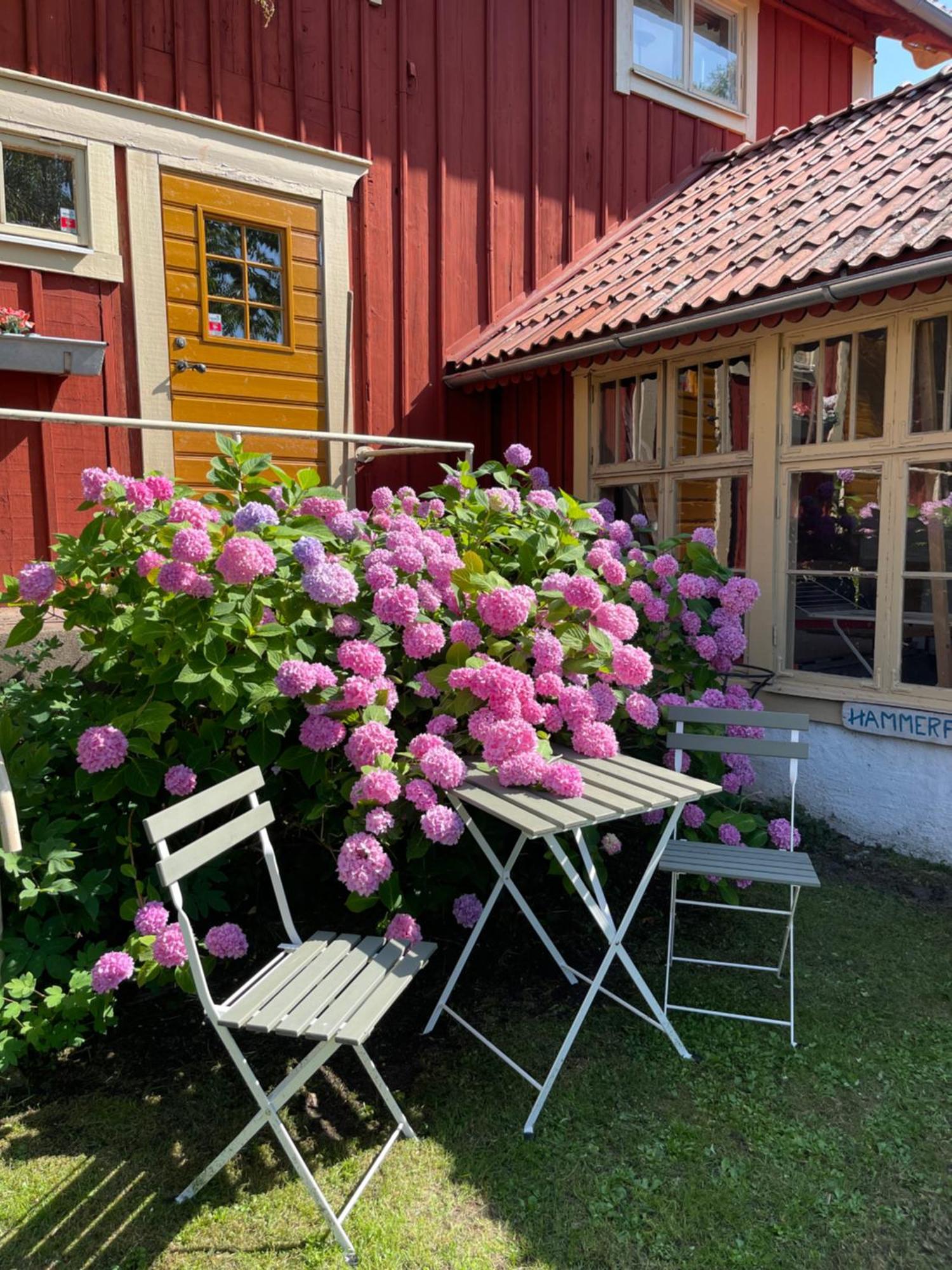 Kyrkstallet 1 Historiskt Med Baesta Laege Graenna Eksteriør bilde